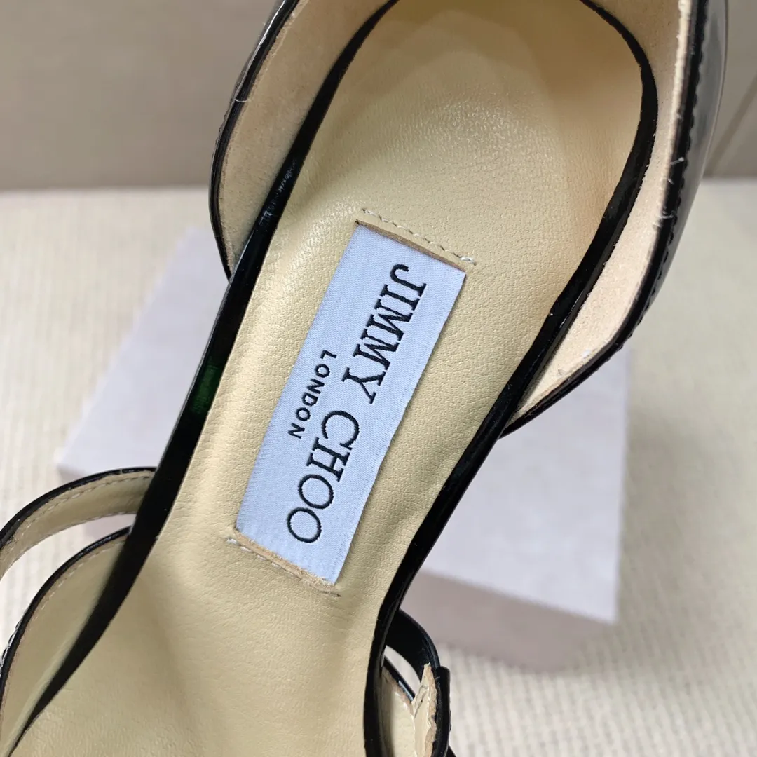 👟👟 Women's Shoes Women's Clothing Women's Shoes Women's Clothing 👟👟Ex-factory price 520👟👟 Women's Shoes Women's Clothing Women's Shoes Women's Clothing JIMMYCHOO AURELI series of high heels!  Original cover last, counter quality, exquisite and eye-catching shoe shape, pointed toe with stiletto heel. Shiny ✨ single arch strap decorated with white pearls, attached to the instep, versatile fashion matching skills. ▪️Cow patent leather ▪️Pearl crystal decoration ▪️Hollow shoe body ▪️Arch strap ▪Heel height 6.5cm 8.5cm ▪️Italian leather outsole